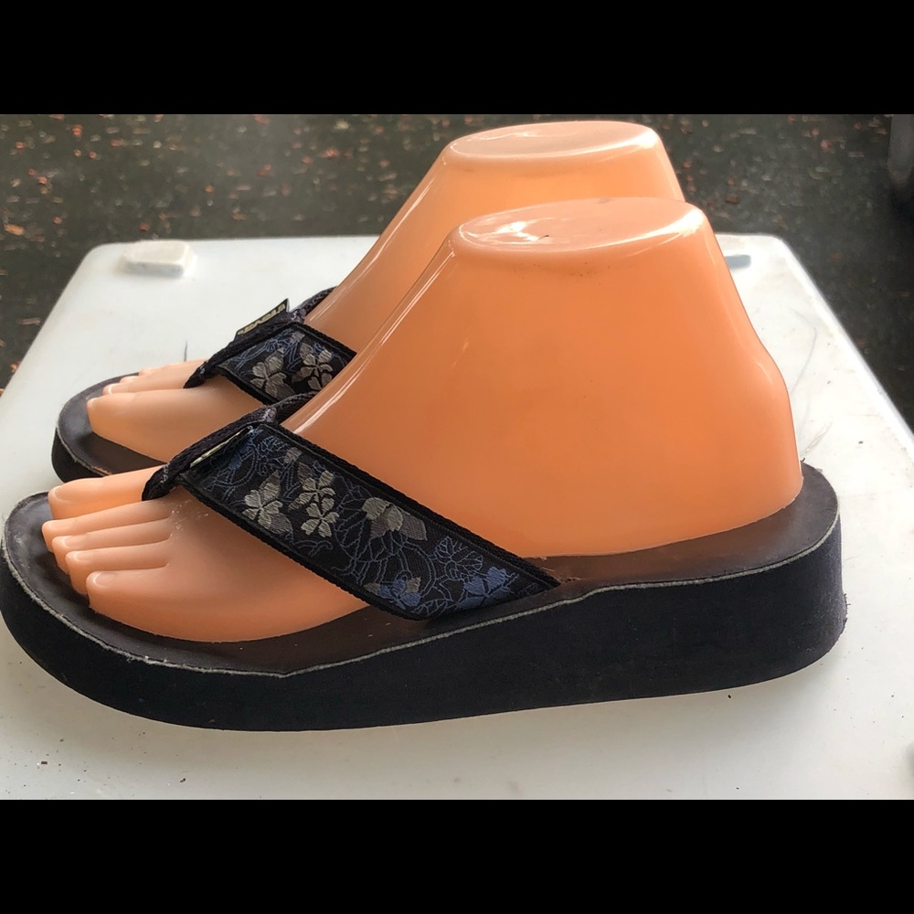 Teva Madalyn floral print wedge sandals Size 8